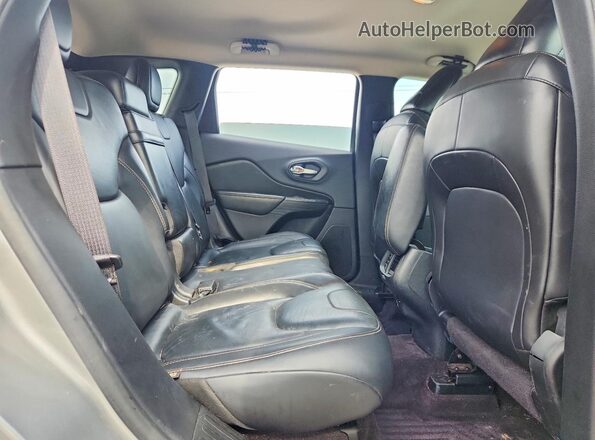 1C4PJLDB0GW239337 2016 JEEP CHEROKEE Silver Вид задньої частини салону