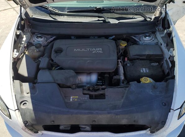 1C4PJLDB0HW539655 2017 JEEP CHEROKEE White Engine compartment view