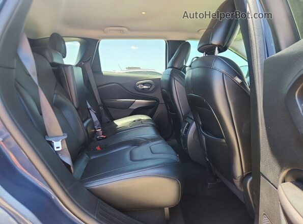 1C4PJLDB0LD652543 2020 JEEP CHEROKEE Blue Rear seats view