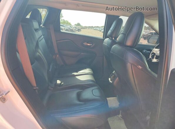 1C4PJLDB3GW217347 2016 JEEP CHEROKEE White Rear interior view