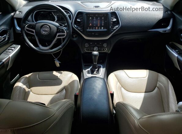 1C4PJLDB4HW613465 2017 JEEP CHEROKEE Белый Вид панели приборов