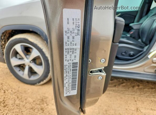 1C4PJLDB4KD110585 2019 JEEP CHEROKEE Gray Vista de la etiqueta del VIN