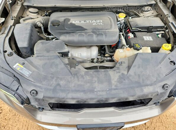 1C4PJLDB4KD110585 2019 JEEP CHEROKEE Gray Vista interior trasera