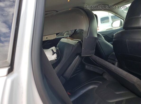 1C4PJLDB6KD416199 2019 JEEP CHEROKEE White Engine compartment view