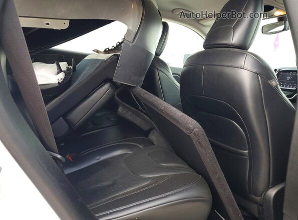 1C4PJLDB6KD416199 2019 JEEP CHEROKEE White Rear seats view