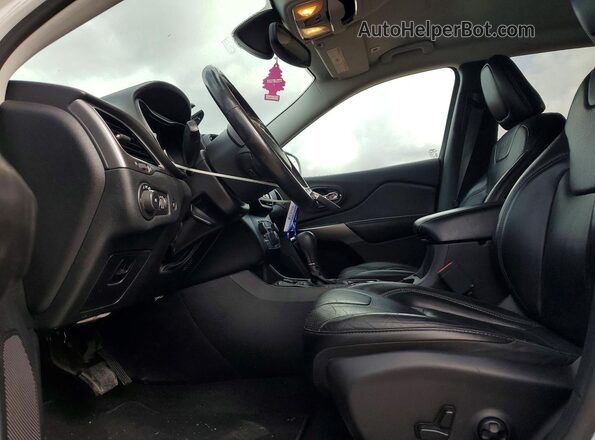 1C4PJLDB6KD416199 2019 JEEP CHEROKEE White Front interior view