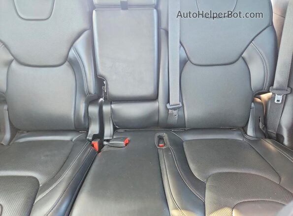 1C4PJLDB6LD510844 2020 JEEP CHEROKEE Charcoal Widok tylnych siedzeń