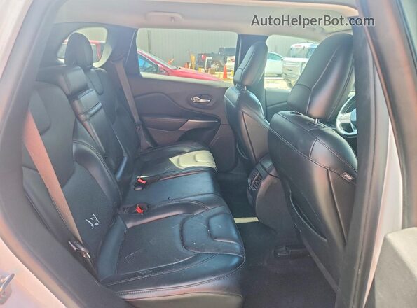 1C4PJLDB8KD362453 2019 JEEP CHEROKEE White უკანა სალონის ხედი