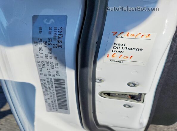 1C4PJLDB9KD184052 2019 JEEP CHEROKEE White VIN sticker view