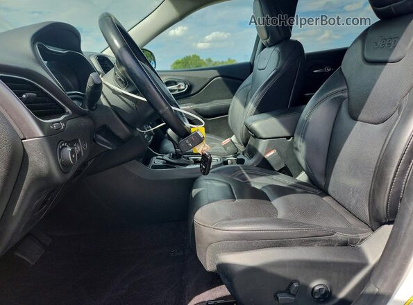 1C4PJLDN8KD164384 2019 JEEP CHEROKEE White Вид салону спереду