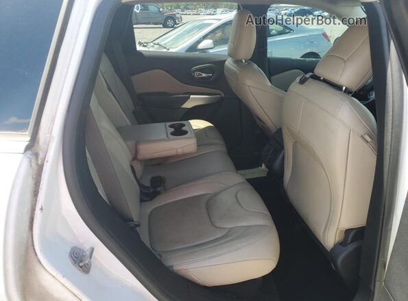 1C4PJLDS5HW603432 2017 JEEP CHEROKEE White Rear interior view