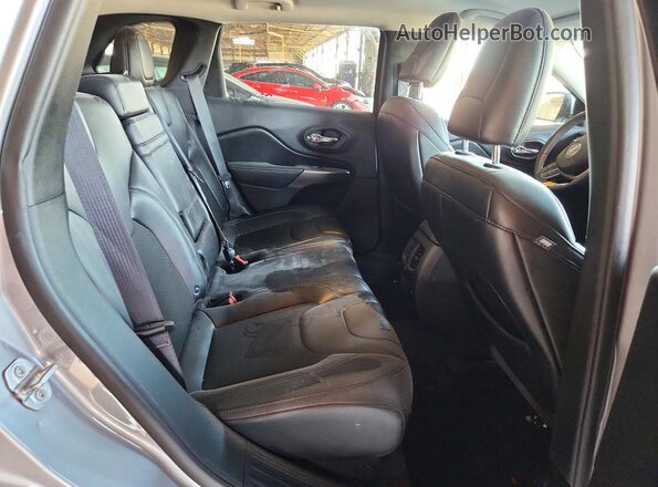 1C4PJLLB0KD202889 2019 JEEP CHEROKEE Silver უკანა სალონის ხედი
