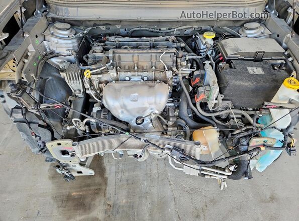 1C4PJLLB0KD202889 2019 JEEP CHEROKEE Silver ძრავის განყოფილების ხედი