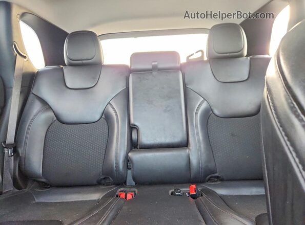 1C4PJLLB0KD479090 2019 JEEP CHEROKEE Silver Հետևի նստատեղերի տեսք