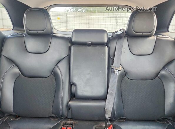 1C4PJLLB2KD486316 2019 JEEP CHEROKEE White Widok tylnych siedzeń