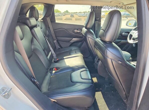 1C4PJLLB2KD486316 2019 JEEP CHEROKEE White Widok wnętrza z tyłu
