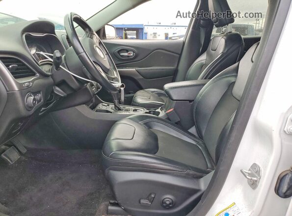 1C4PJLLB3KD186848 2019 JEEP CHEROKEE White Front interior view