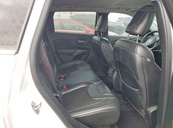 1C4PJLLB3KD186848 2019 JEEP CHEROKEE White Rear interior view