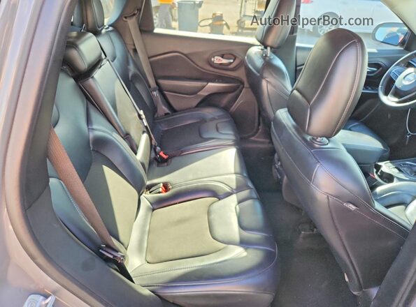 1C4PJLLB4LD624178 2020 JEEP CHEROKEE Gray Rear seats view