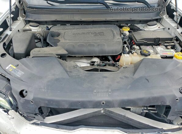 1C4PJLLB6KD444005 2019 JEEP CHEROKEE White უკანა სალონის ხედი