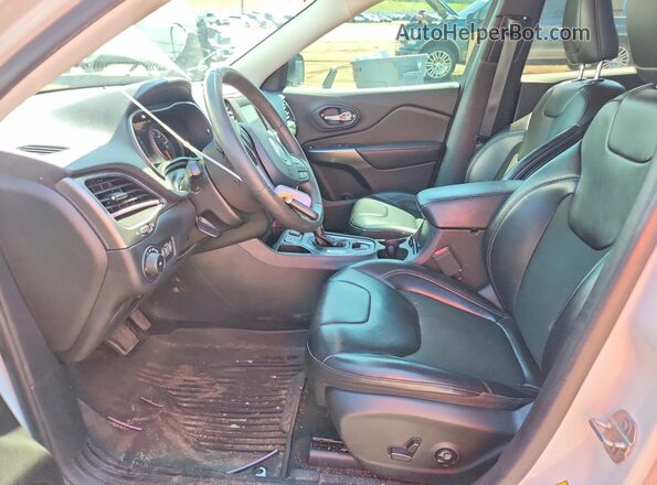 1C4PJLLB7LD573923 2020 JEEP CHEROKEE White Вид салону спереду