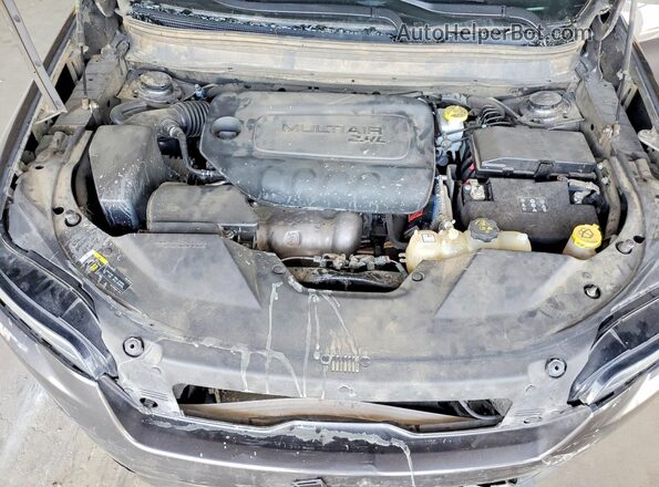 1C4PJLLB8KD439274 2019 JEEP CHEROKEE Gray Vista interior trasera
