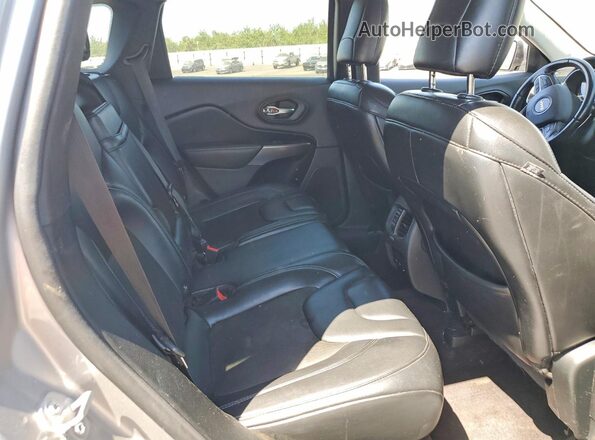 1C4PJLLB9KD187017 2019 JEEP CHEROKEE Silver უკანა სალონის ხედი