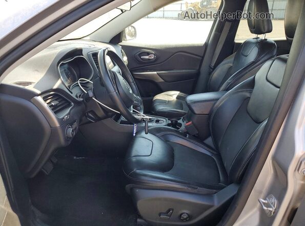1C4PJLLB9KD187017 2019 JEEP CHEROKEE Silver წინა სალონის ხედი