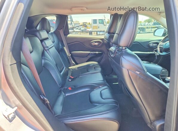 1C4PJLLB9KD324795 2019 JEEP CHEROKEE Серебряный Вид задних сидений