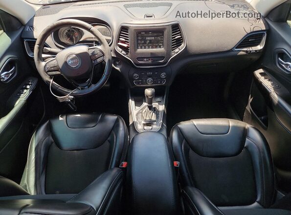 1C4PJLLB9KD324795 2019 JEEP CHEROKEE Серебряный Вид панели приборов