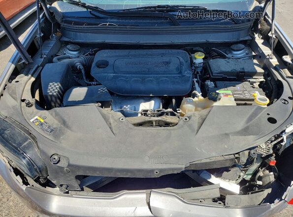 1C4PJLLB9KD324795 2019 JEEP CHEROKEE Серебряный Вид задней части салона