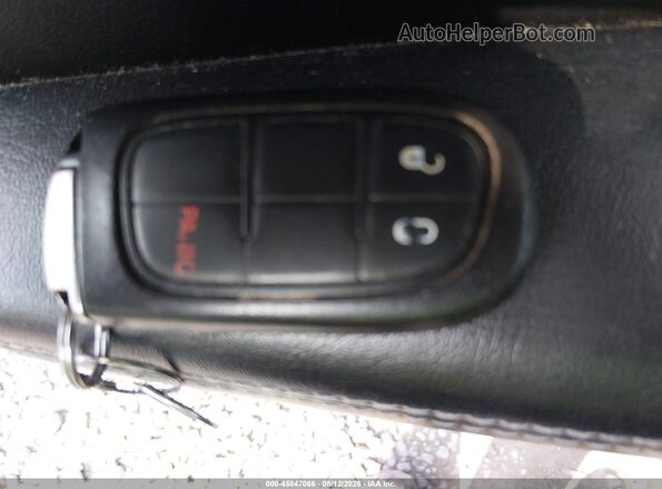 1C4PJLLB9KD348594 2019 JEEP CHEROKEE Burgundy Вид панелі приладів
