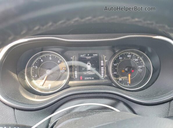 1C4PJLLBXKD201829 2019 JEEP CHEROKEE Gray ხელსაწყოთა პანელის ხედი