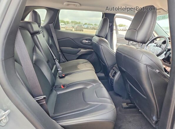 1C4PJLLBXLD577612 2020 JEEP CHEROKEE Gray Rear interior view