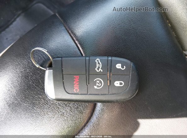 1C4PJLLN8KD164323 2019 JEEP CHEROKEE Красный Вид панели приборов