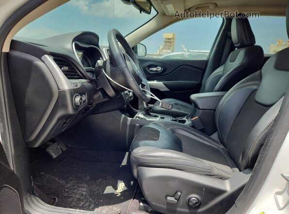 1C4PJLLX6JD551629 2018 JEEP CHEROKEE White Vista interior delantera