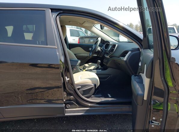 1C4PJMAB0GW353753 2016 JEEP CHEROKEE Черный Вид салона спереди