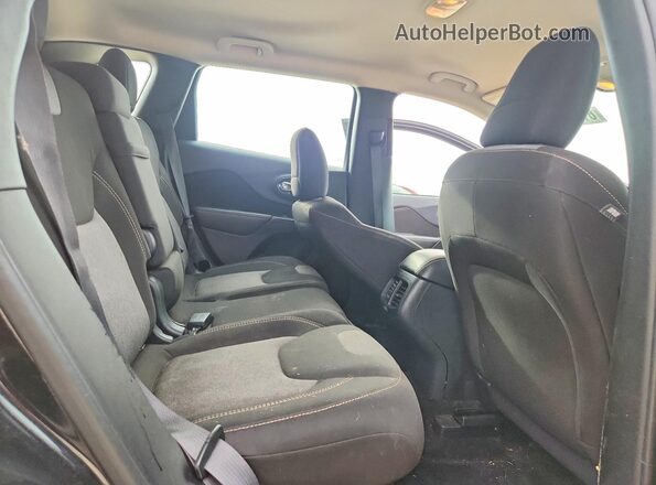 1C4PJMAB1GW148197 2016 JEEP CHEROKEE Black Rear seats view