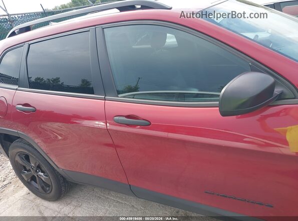 1C4PJMAB2HW529400 2017 JEEP CHEROKEE Red Вид задньої частини салону