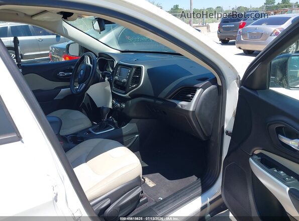 1C4PJMAB3HW581828 2017 JEEP CHEROKEE White Vista interior delantera