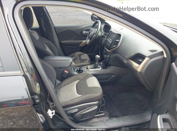 1C4PJMAB4HW628686 2017 JEEP CHEROKEE Black Widok wnętrza z przodu