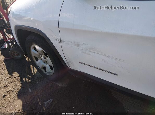 1C4PJMAB7GW109355 2016 JEEP CHEROKEE White Front view