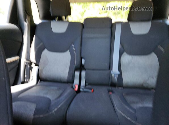 1C4PJMABXGW145069 2016 JEEP CHEROKEE Silver Widok tylnych siedzeń