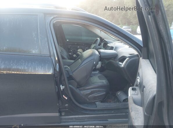 1C4PJMBB1JD609531 2018 JEEP CHEROKEE Черный Вид салона спереди
