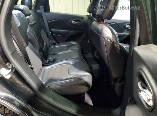 1C4PJMBB3HW513088 2017 JEEP CHEROKEE Black Widok wnętrza z tyłu