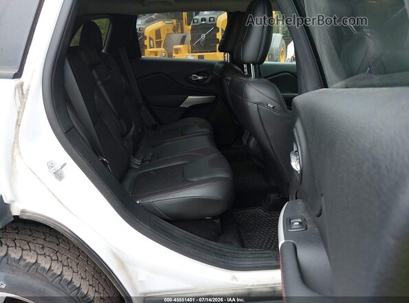 1C4PJMBB4HD239900 2017 JEEP CHEROKEE White VIN კოდის სტიკერის ხედი