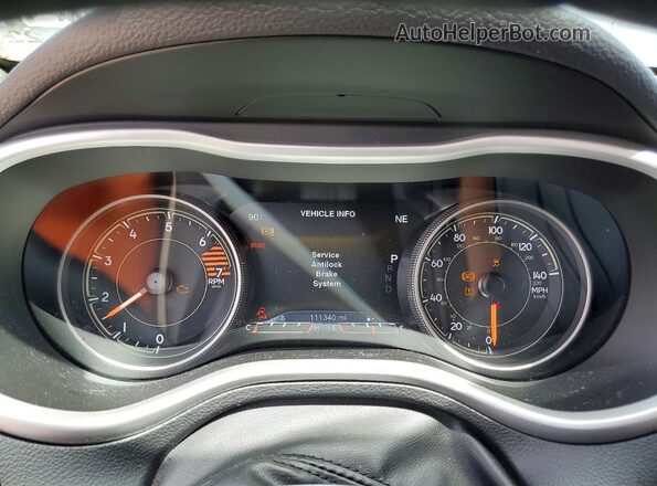 1C4PJMBB6JD505388 2018 JEEP CHEROKEE White Widok zestawu wskaźników