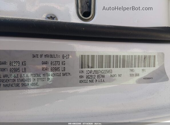 1C4PJMBB7HD225053 2017 JEEP CHEROKEE White Vista del compartimento del motor