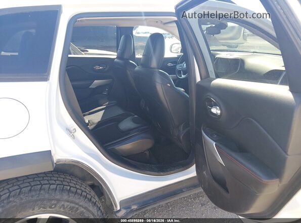 1C4PJMBB7HD239888 2017 JEEP CHEROKEE White Вид наклейки з VIN-кодом