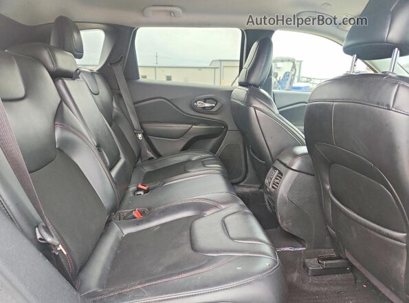 1C4PJMBN5KD486960 2019 JEEP CHEROKEE Белый Вид подкапотного пространства